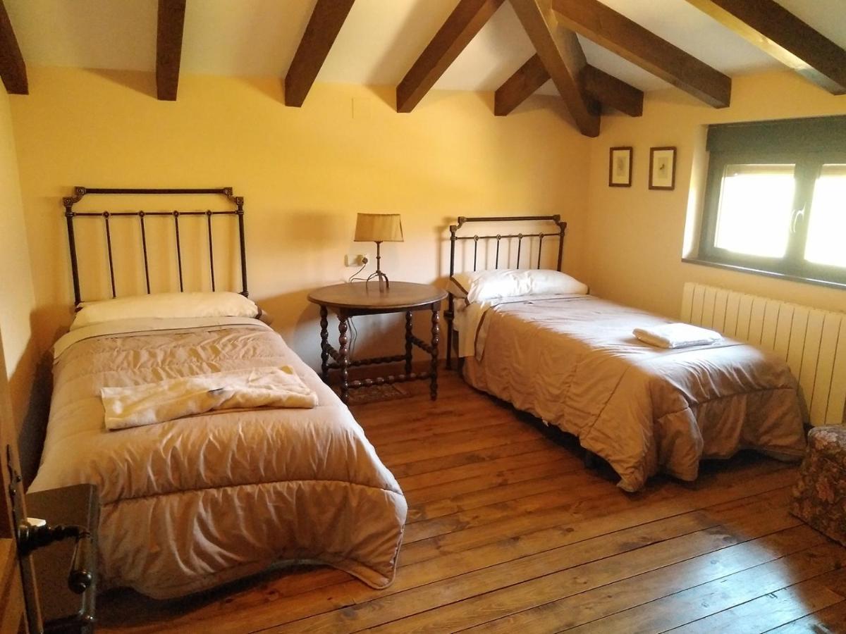 La Cirujana De Gredos Villa San Esteban Del Valle Bagian luar foto